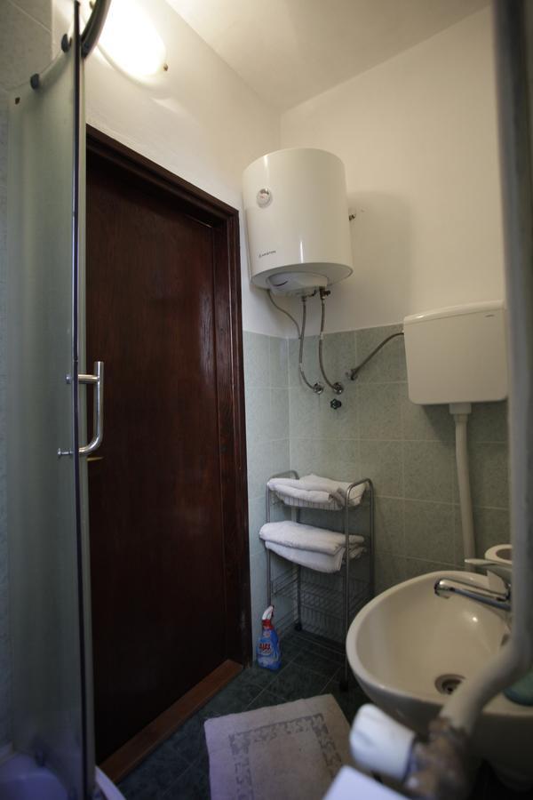 Studio Hram Belgrado Esterno foto
