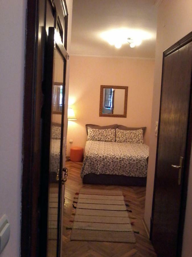 Studio Hram Belgrado Esterno foto